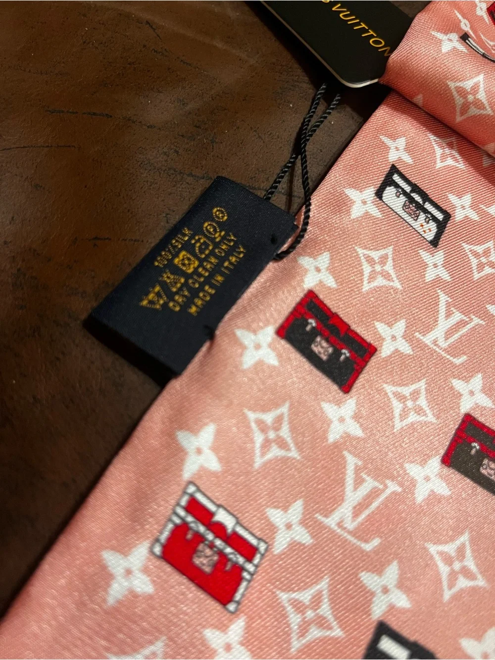 🟫 Louis. Vuitton. Brown Monogram Mininmalle Bandeau Silk Scarf